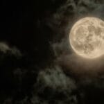 “Superluna”: la luna llena más grande del año se puede ver a última hora de la tarde