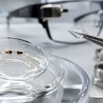 El cristal podría hacer que las lentes de contacto inteligentes sean significativamente más delgadas